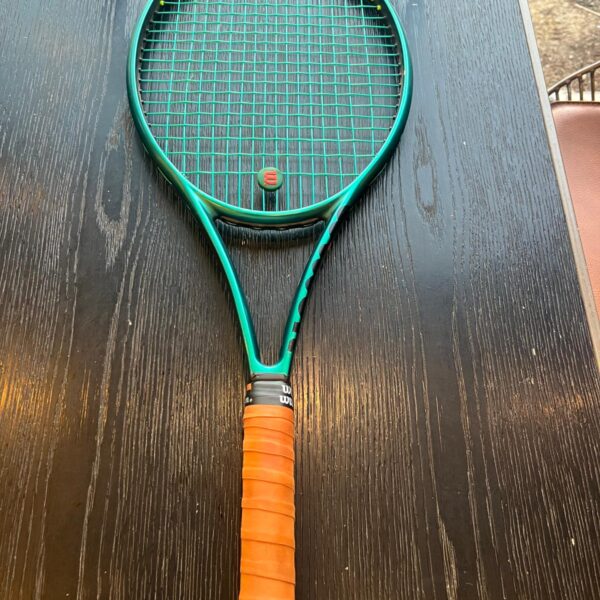 Wilson Blade V9 100 İnç-300 Gr-L-2-Çok Temiz kullanılmıştır